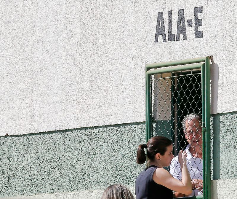 Dirceu: saindo da Papuda | Pedro Ladeira/Folhapress