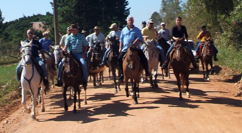 Requião em cavalgada: até R$ 5 milhões podem ter sido gastos para tratar os cavalos | Divulgação