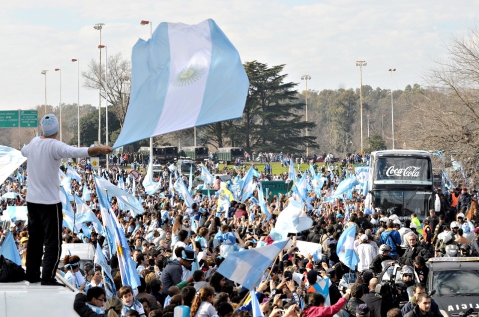 Recepção calorosa na volta da seleção argentina ao país | Argentina Maxi Failla/AFP