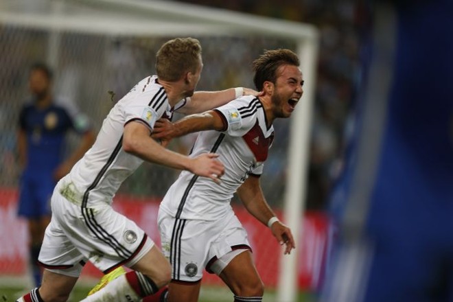 Goetze comemora o gol da Alemanha na prorrogação |