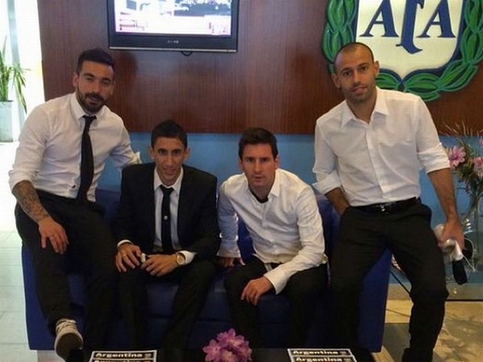 Lavezzi, Di María, Messi e Mascherano em visita à Associação Argentina de Futebol | Reprodução Facebook Messi