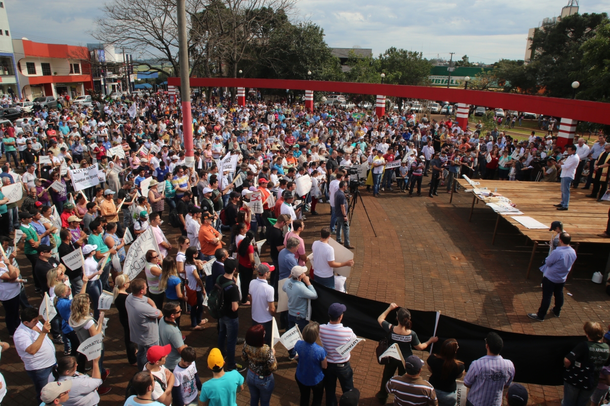 Protesto em Quedas do Iguaçi foi pacífico, segundo a Polícia Militar | Luiz Carlos da Cruz/Especial para a Gazeta do Povo