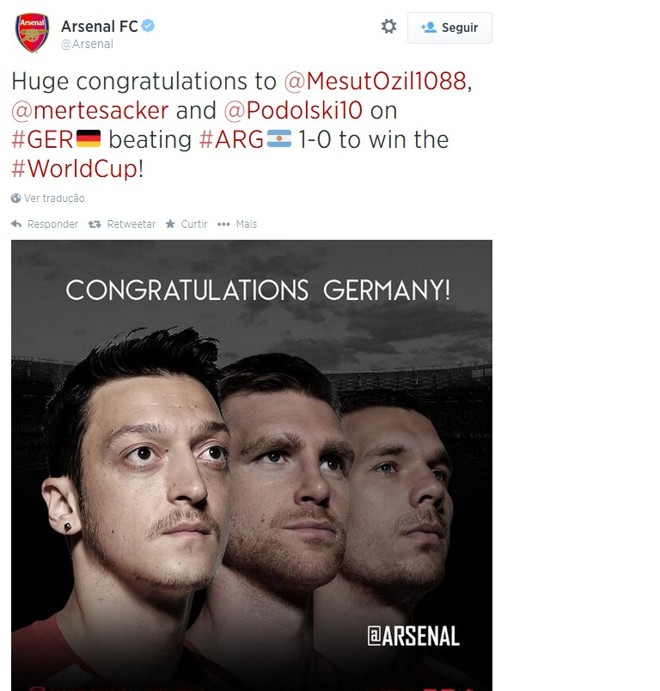 O clube inglês Arsenal parabenizou seus três jogadores que pertencem à seleção alemã: Özil, Podolski e Mertesacker |