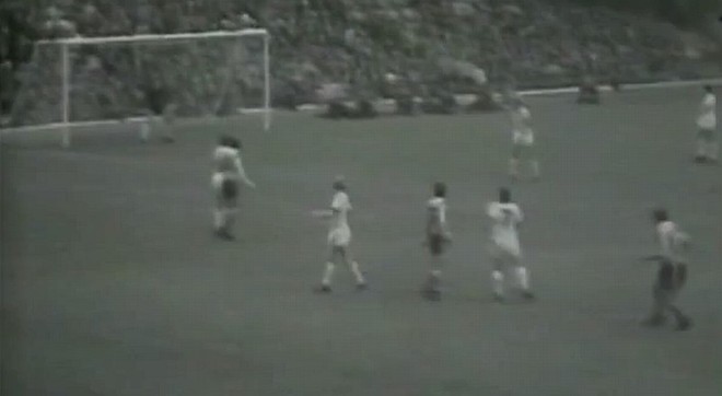 1966 Alemanha 0 x 0 Argentina:Na segunda rodada da Copa da Inglaterra, em Birmingham, um jogo sem gols foi visto. O empate foi bom para ambos, que passaram de fase após vitórias na primeira e terceira rodadas. |
