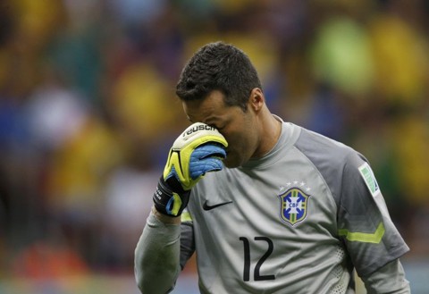 Brasil leva centésimo gol em Copas e Júlio César vira o mais vazado da história Júlio Cesar também tem o recorde negativo de gols levados na mesma edição | Reuters