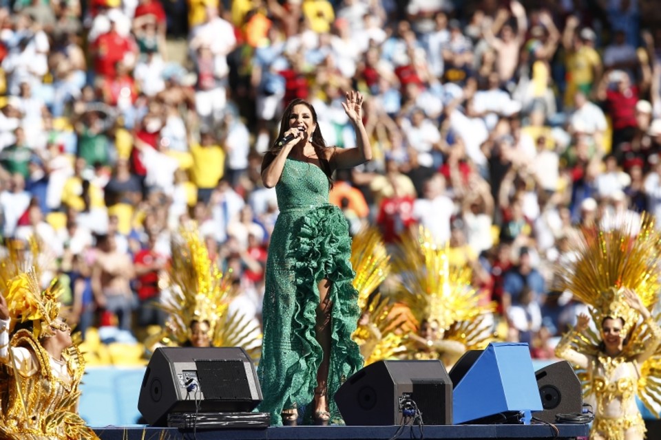 Ivete Sangalo e escolas de samba: ritmo brasileiro na despedida | Albari Rosa, enviado especial/Gazeta do Povo
