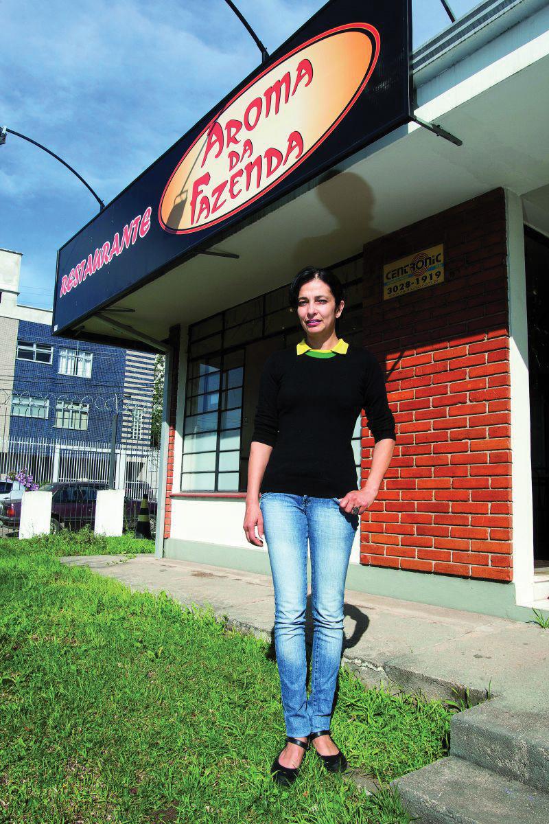 Para não perder a clientela, a empresária Simone Araújo mudou o restaurante do Centro para o Jardim Botânico | André Rodrigues/Gazeta do Povo