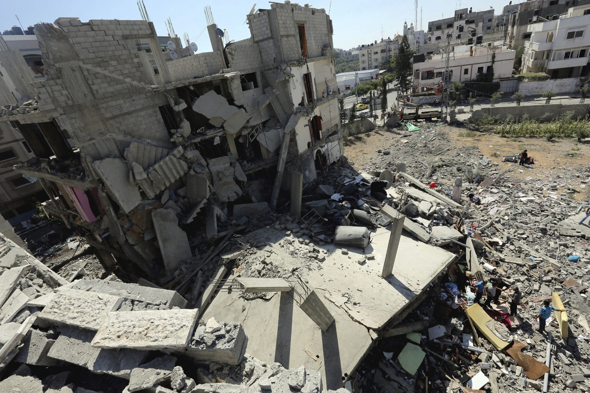 Imagem mostra prédios destruídos na Faixa de Gaza devido a ataques israelenses | EFE/Mohammed Saber