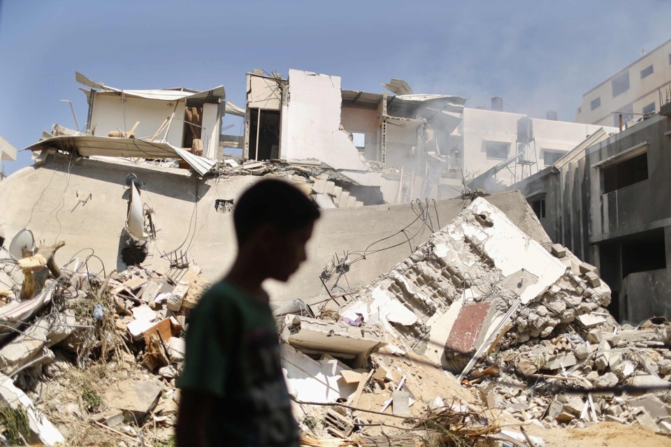 A ONU informou que a apuração oficial de deslocados internos pelos bombardeios israelenses superou nesta quarta-feira (23) as 110 mil pessoas | Reuters/Suhaib Salem
