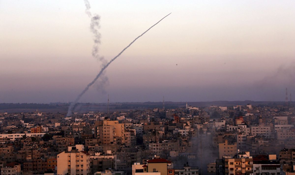 Depois de ofensiva de Israel, militantes palestinos intensificaram o lançamento de foguetes contra o território do país | EFE/Mohammed Saber