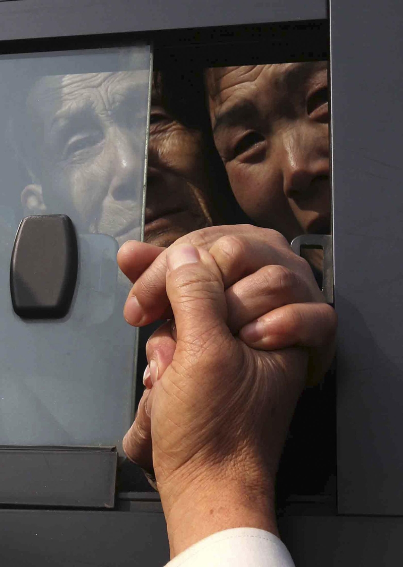 Sul-coreanos se despedem de familiares que vivem na Coreia do Norte, depois de reunião rara | Lee Ji-eun/Reuters