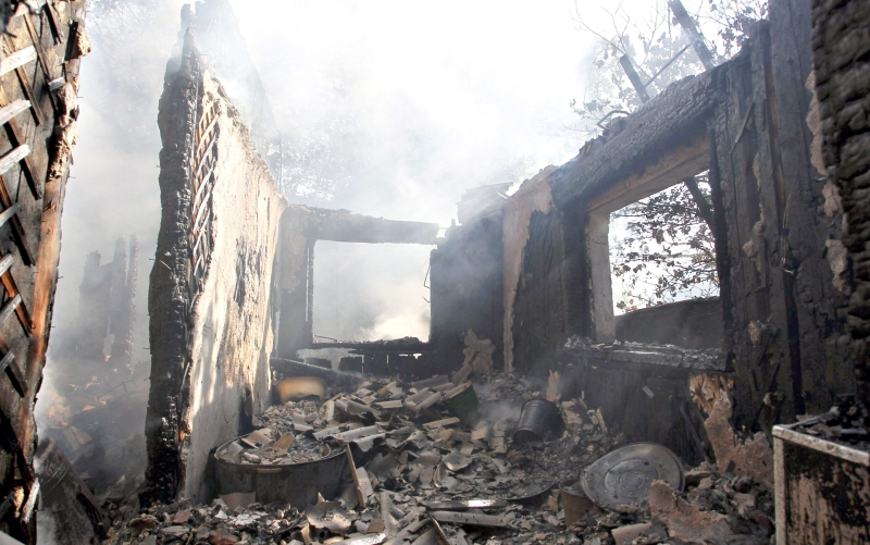 Igreja atingida na cidade de Horlivka, após ataque do Exército ucraniano em região separatista | Igor Kovalenko/Efe