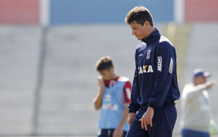 Zagueiro Alisson é dúvida no Paraná para o confronto com o Atlético-GO | Antonio More / Gazeta do Povo