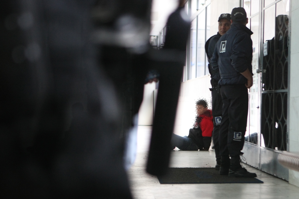 Um manifestante foi detido pela PF durante os protestos | Aniele Nascimento/Agência de Notícias Gazeta do Povo