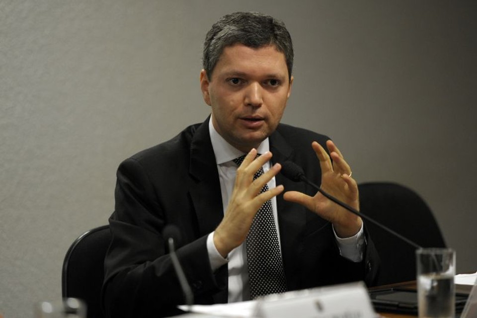 O conselheiro do CNJ, Fabiano Silveira, assina o relatório sobre o levantamento das dívidas de precatórios em todo o país | Gláucio Dettmar / Agência CNJ / Divulgação