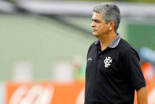 Após o empate no clássico com o Bahia, na quarta rodada, Ney Franco pediu desligamento do Vitória para negociar com o Flamengo | 