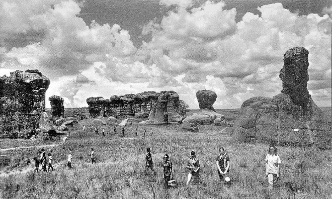 Vista geral de Vila Velha com suas formações rochosas. Foto de Kalkbrenner |