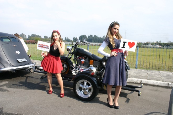 As pin-ups dividiram com as modelos os olhares curiosos | 