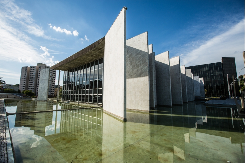 Prédio do TC: licitação do novo edifício teve apenas uma empresa concorrente; as demais foram desclassificadas | Brunno Covello / Gazeta do Povo