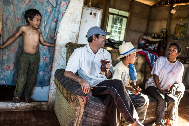 Reginaldo com o pai, Joani dos Santos (53), o irmão Jonathan (9) e a mãe, Maria Aparecida dos Santos (44) | 