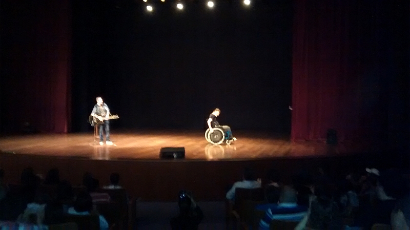 Humorista foi convidado por Diogo Portugal para fazer participação especial em espetáculo na noite deste domingo | Caroline Lenz / Arquivo pessoal