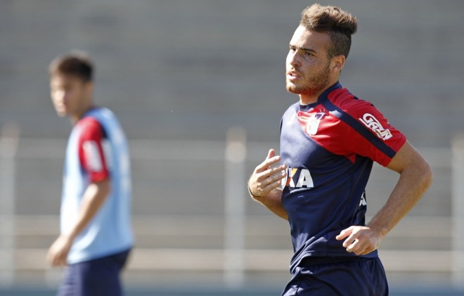 Regularizado na CBF, Pedro Castro já está na delegação paranista que vai ao Rio enfrentar o Vasco | Antônio More/ Gazeta do Povo