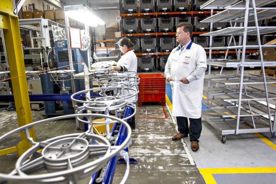 Fabricante de calotas, a Zanini, do diretor Márcio Valente, cresceu no primeiro semestre de 2014: exceção em meio à crise | André Rodrigues / Gazeta do Povo
