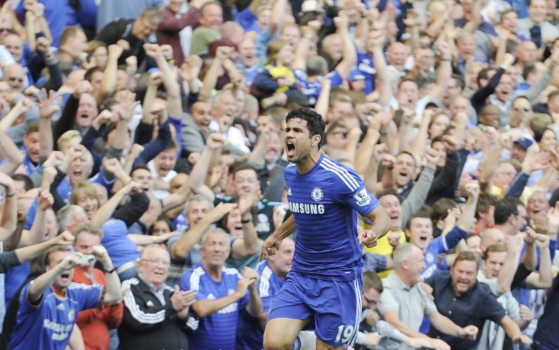 Diego Costa, do Chelsea, celebra gol contra o Leicester em partida do campeonato inglês | EFE/EPA/FACUNDO ARRIZABALAGA