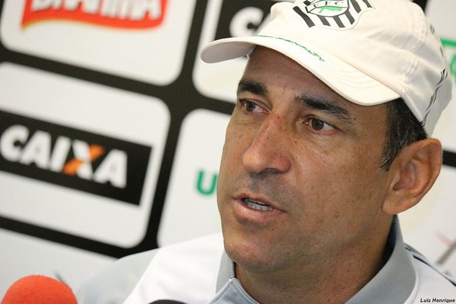 Conduzir o time ao título catarinense não deu a tranquilidade esperada para Vinicius Eutrópio no Figueirense. O time perdeu as duas primeiras partidas no Brasileiro e a diretoria decidiu demití-lo | 