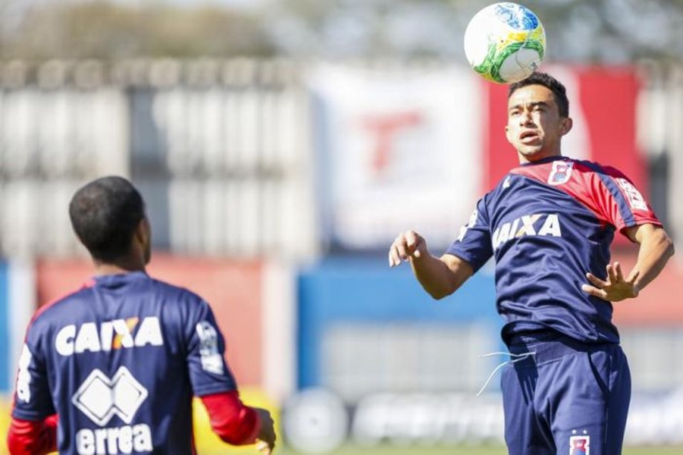 Tiago Alves almeja não só o acesso do Paraná, como a artilharia da Série B | Henry Milléo / Gazeta do Povo
