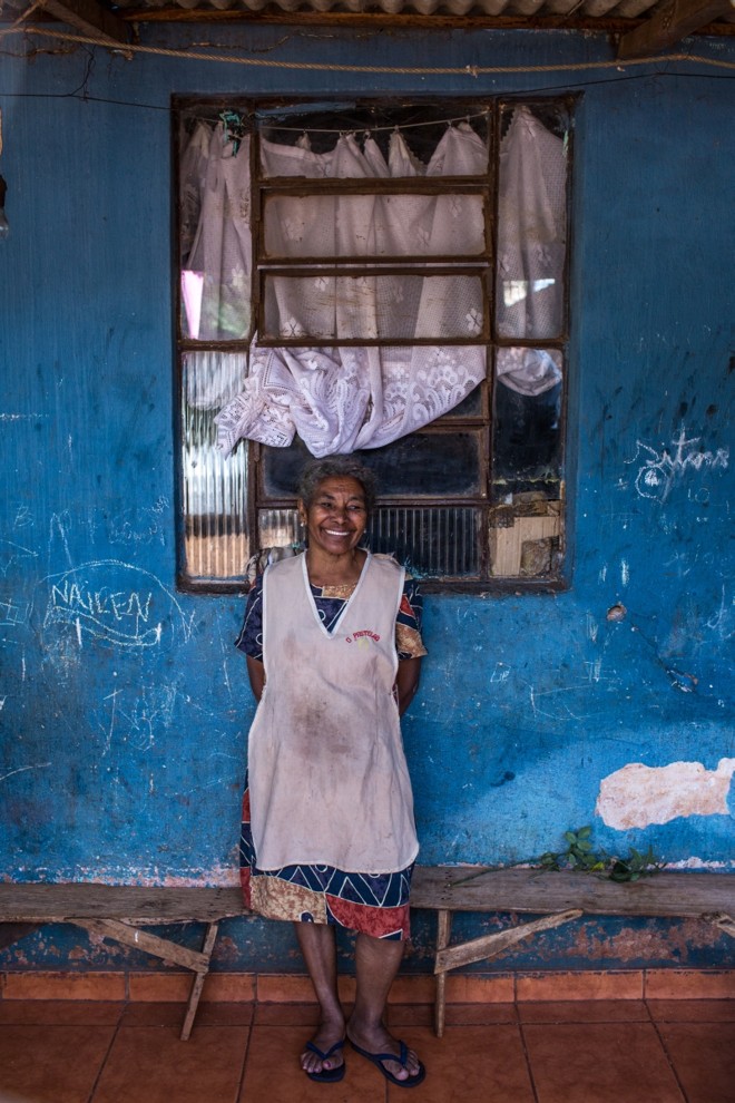 Dona Ana Venâncio, 69 anos. Depois de uma vida inteira como boia-fria os filhos repetem a sina e são cortadores de cana no Norte Pioneiro |