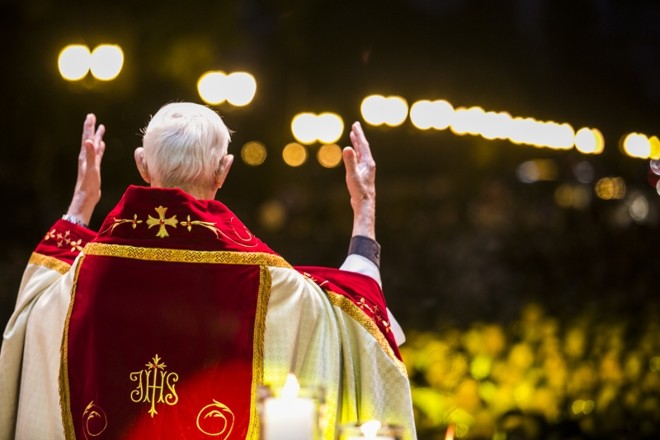 Católicos de Curitiba se preparam para escolher o sucessor de dom Moacyr |