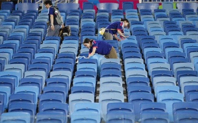 Torcedores japoneses limpando os estádios na Copa incentivaram torcida do Paraná a lançar campanha |