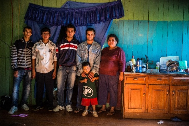 Família Sosa deixou o departamento de Caaguazú no Paraguai, perto da fronteira com o Brasi, para tentar a vida aqui. A atração principal é a oferta de emprego | 