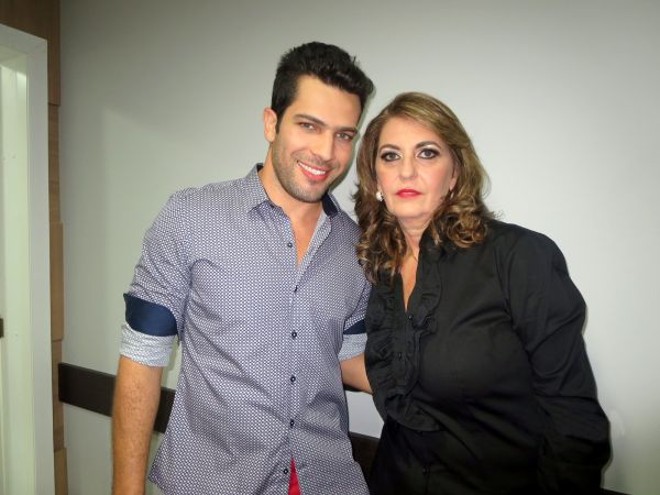 O ator Claudio Andrade e a empresária Marcia Cometto no lançamento da nova coleção da marca italiana de camisas 7 Camicie, no Shopping Curitiba |