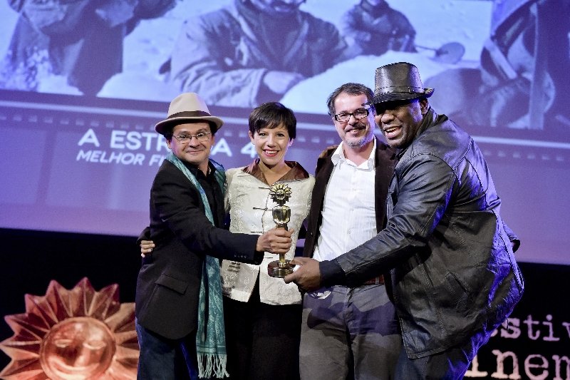 Parte do elenco de A Estrada 47, vencedor do Kikito de Melhor Longa-Metragem brasileiro | Cleiton Thiele/Divulgação