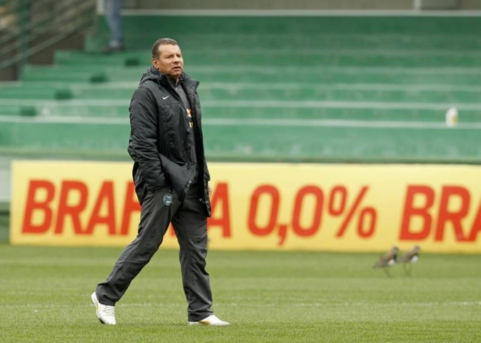 Celso Roth quer vibração da torcida para o Coritiba deixar a zona de rebaixamento | Antonio More / Gazeta do Povo