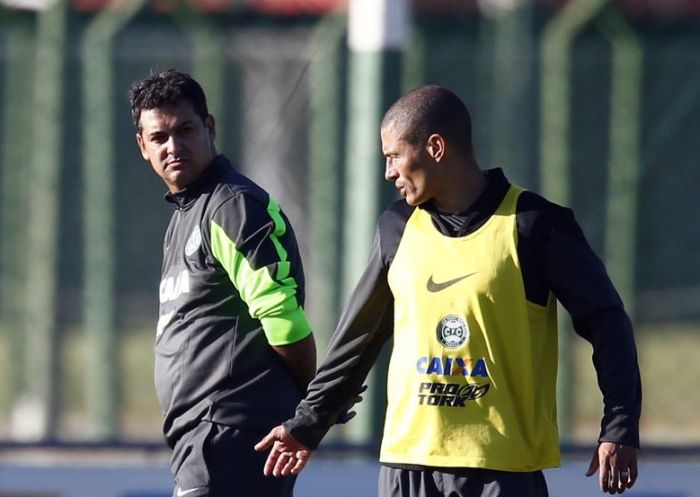 Apoio de lideranças como Alex pode fazer a diferença no comando de Marquinhos Santos no Coritiba | Albari Rosa / Gazeta do Povo