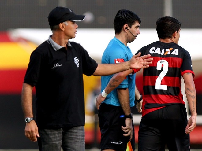 Jorginho não suportou os maus resultados e foi demitido após derrota para o Coritiba por 2 a 0 | 