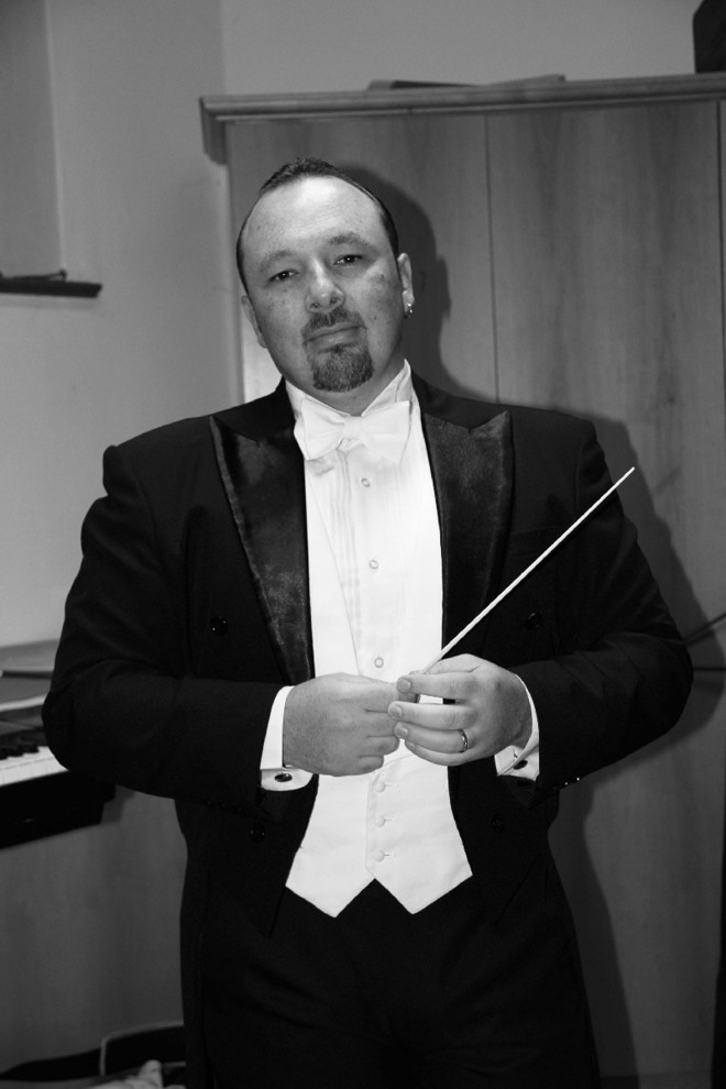 Leonardo Cunha, maestro da Orquestra Opus |