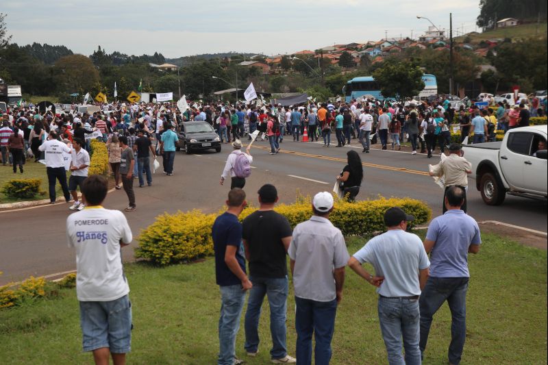 Cerca de 2,3 mil pessoas protestaram às margens da BR-277 em Nova Laranjeiras | Marcelino Duarte/Araupel