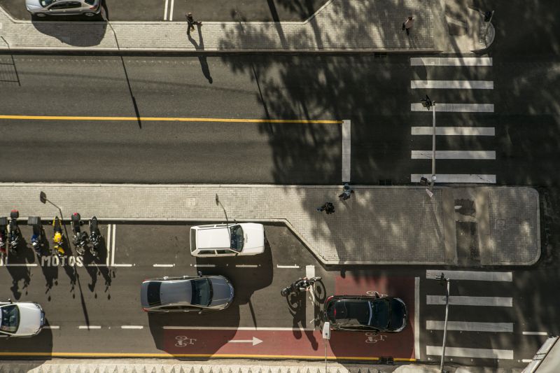 Curitiba obteve nota 5,4 pontos numa escala que vai de um a dez para avaliar sinalização na cidade | Marcelo Andrade/ Agência de Notícias Gazeta do Povo