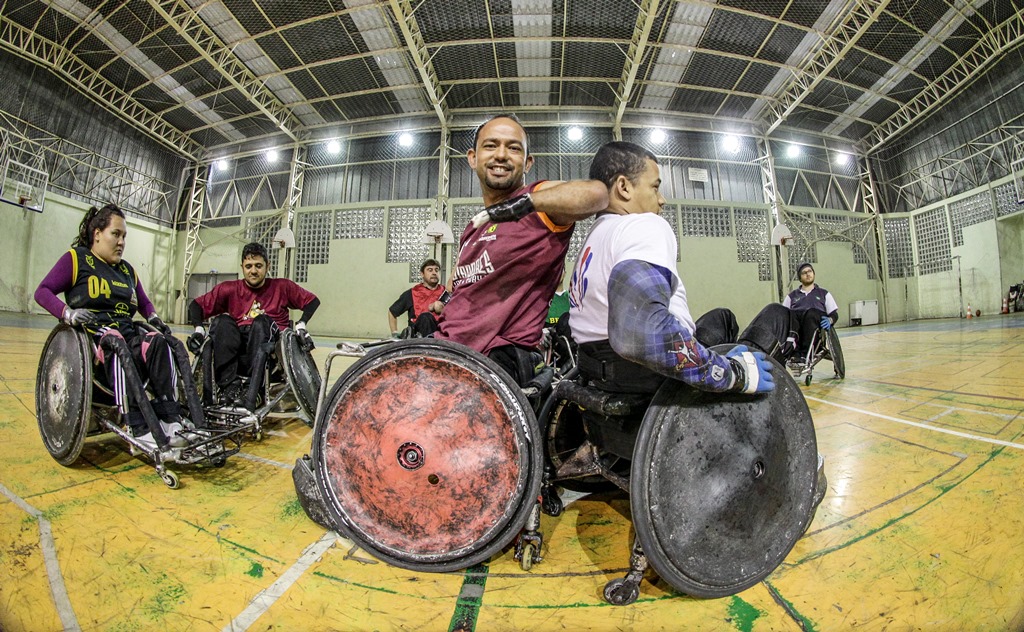 A equipe Gladiadores Curitiba conta hoje com 12 atletas que praticam o rugby sobre cadeira de rodas. | Daniel Castellano / Gazeta do Povo