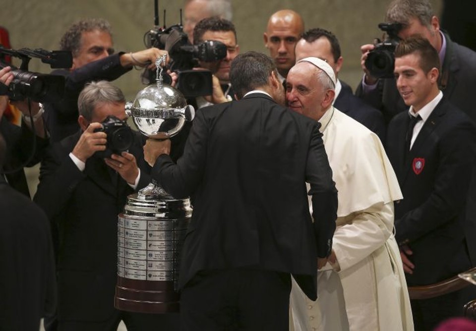 Papa Francisco ao receber o elenco campeão da Libertadores: "O San Lorenzo faz parte da minha identidade" | Reuters