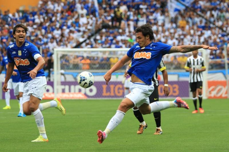 Cruzeiro goleou Santos por 3 a 0 e retomou a liderança do Brasileiro. | Erwin Oliveira / Futurapress-Folhapress