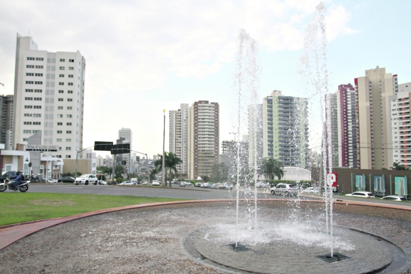 Construtora Quadra doou uma fonte luminosa para Londrina no aniversário de 76 anos da cidade | Gilberto Abelha/Jornal de Londrina