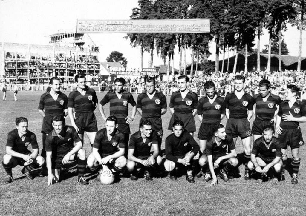 O Atlético de 1949, um dos maiores esquadrões rubro-negros, que deu origem ao apelido Furacão