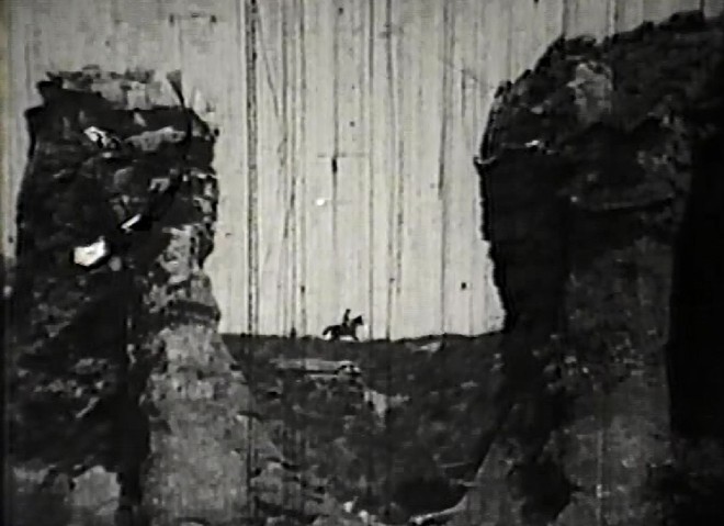 O Diabo de Vila Velha também aproveita cenário rochoso |