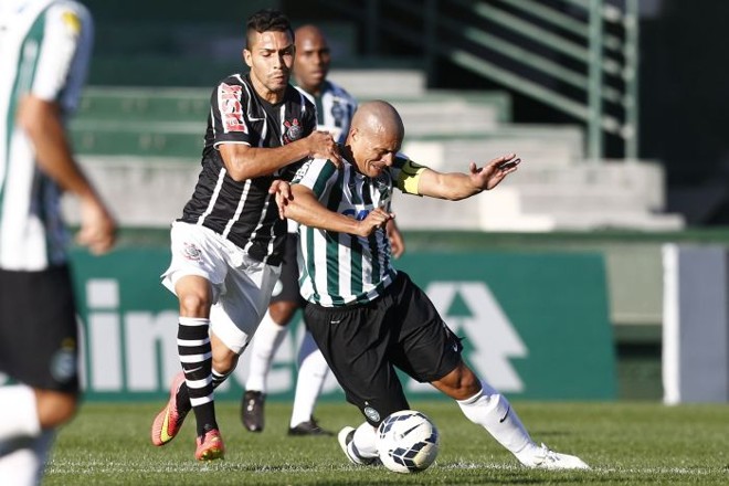 Alex sofre falta do Corinthians | 