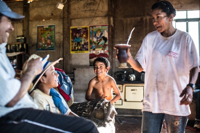 O chimarrão sempre presente durante as conversas no interior | 
